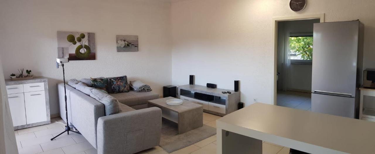 #4-Kino Ferienwohnung in Kliniknähe mit Balkon/Boxspringbett/Netflix Bad Oeynhausen Exterior foto