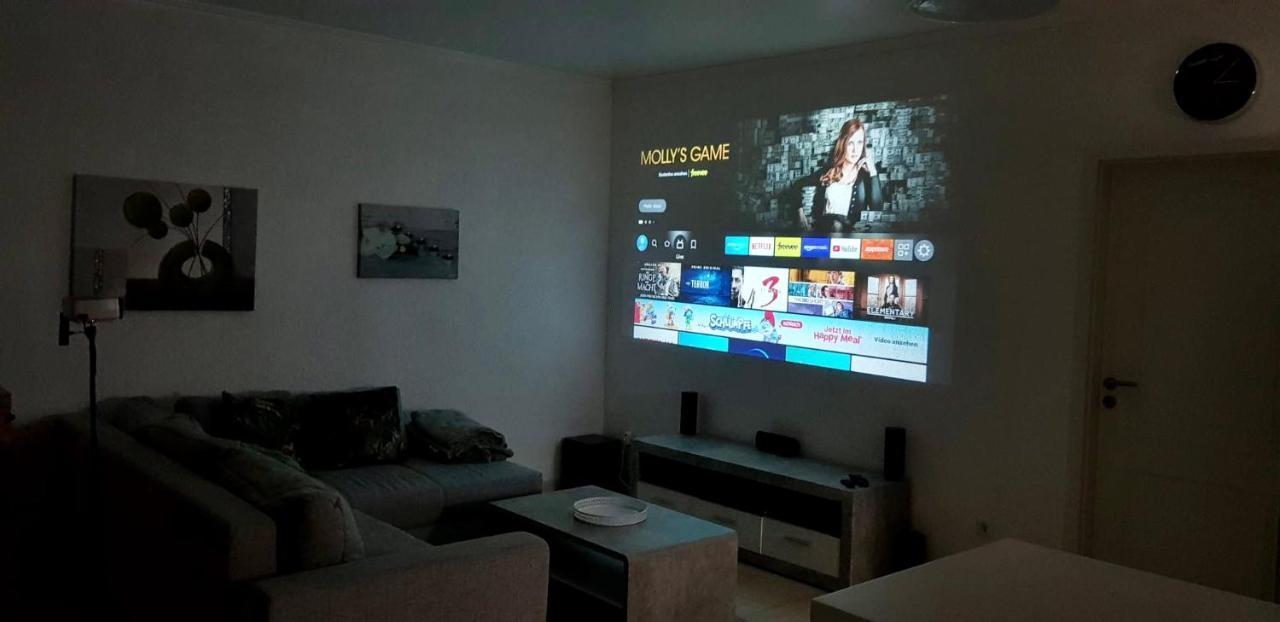 #4-Kino Ferienwohnung in Kliniknähe mit Balkon/Boxspringbett/Netflix Bad Oeynhausen Exterior foto